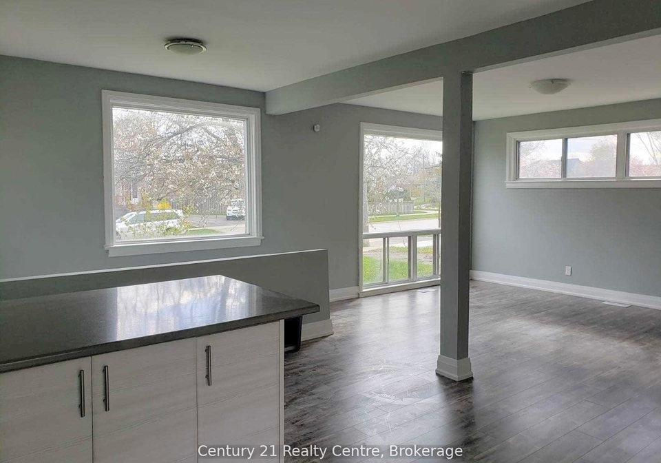 1491-pembroke-drive-oakville-ontario-w13160824