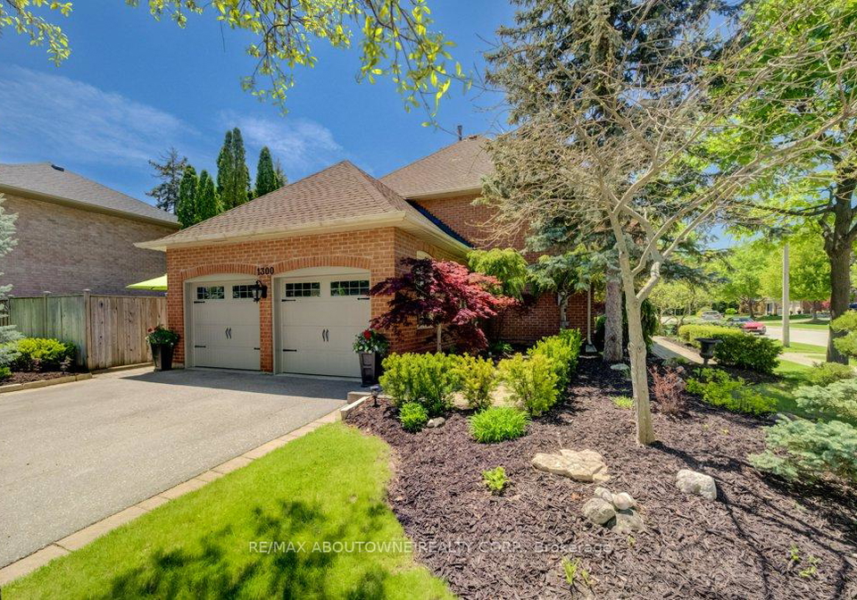 1300-old-bridle-path-oakville-ontario-w13160870