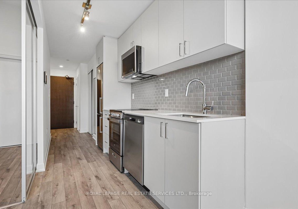1005-dundas-street-e-oakville-ontario-w13160900