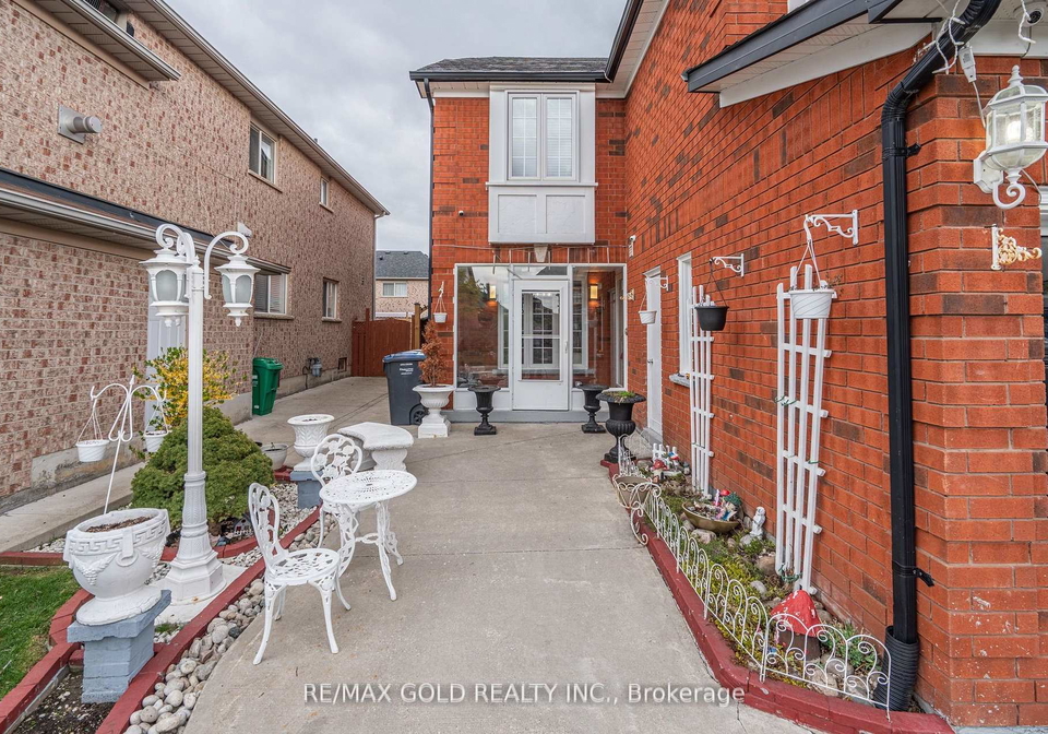 172-desert-sand-drive-brampton-ontario-w13160974