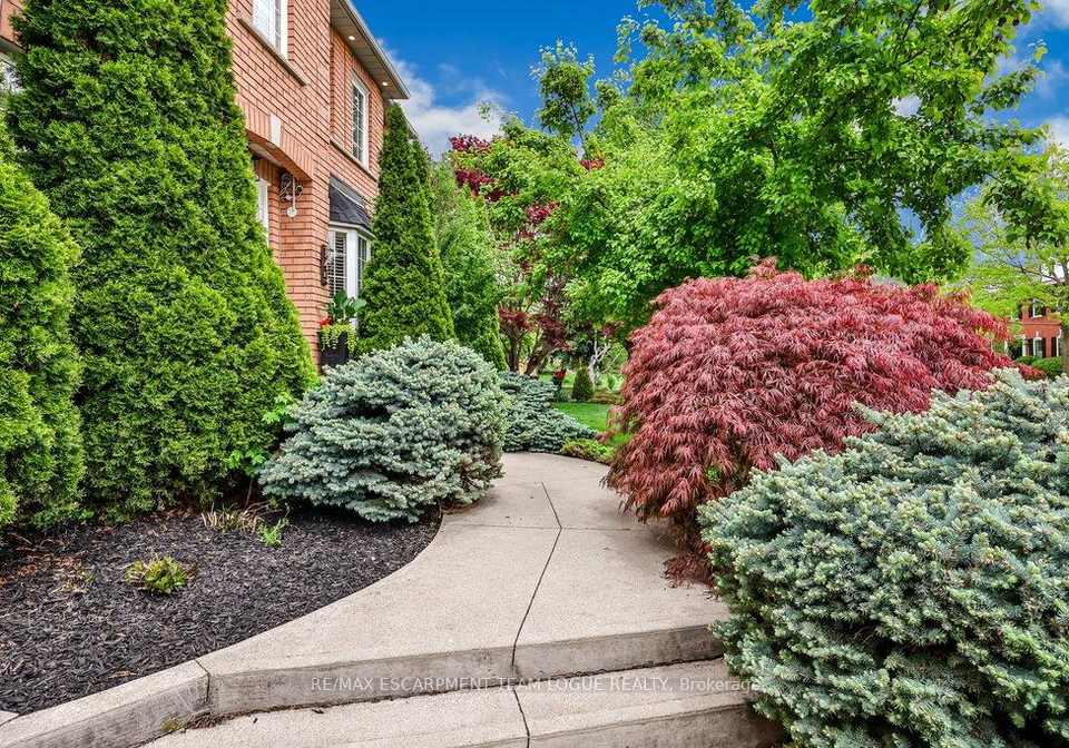 145-westchester-road-oakville-ontario-w13160984