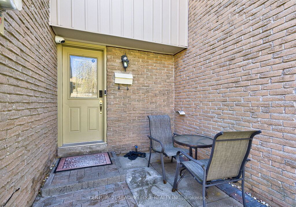 1552-lancaster-drive-oakville-ontario-w13160992