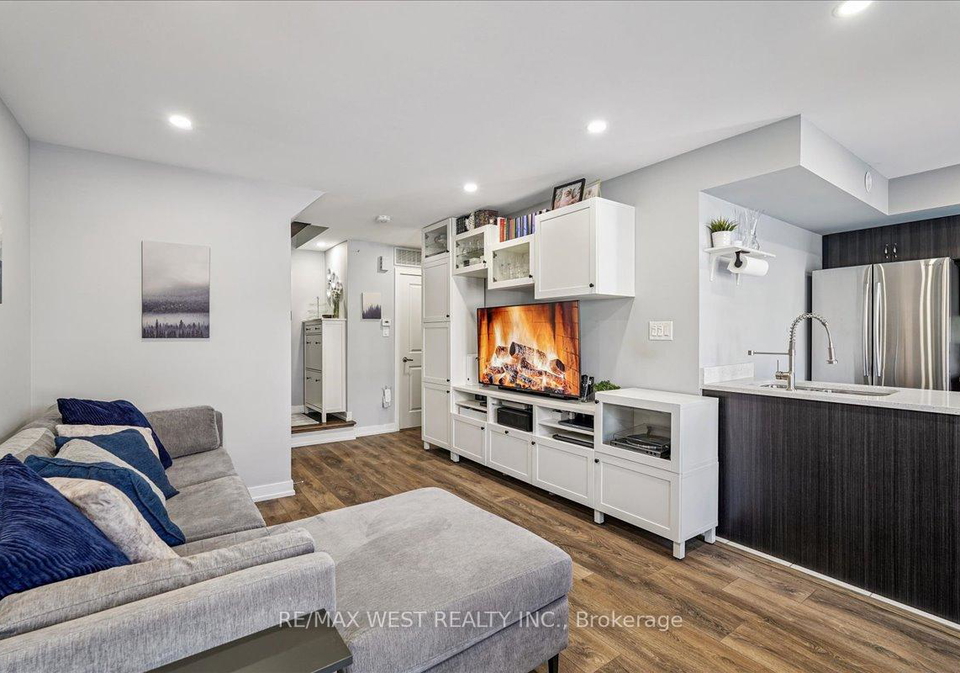 80-parrotta-drive-york-ontario-w13161022
