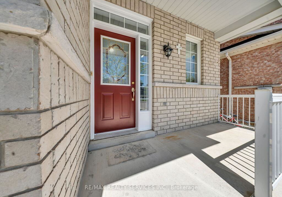 15-lockburn-crescent-brampton-ontario-w13161192