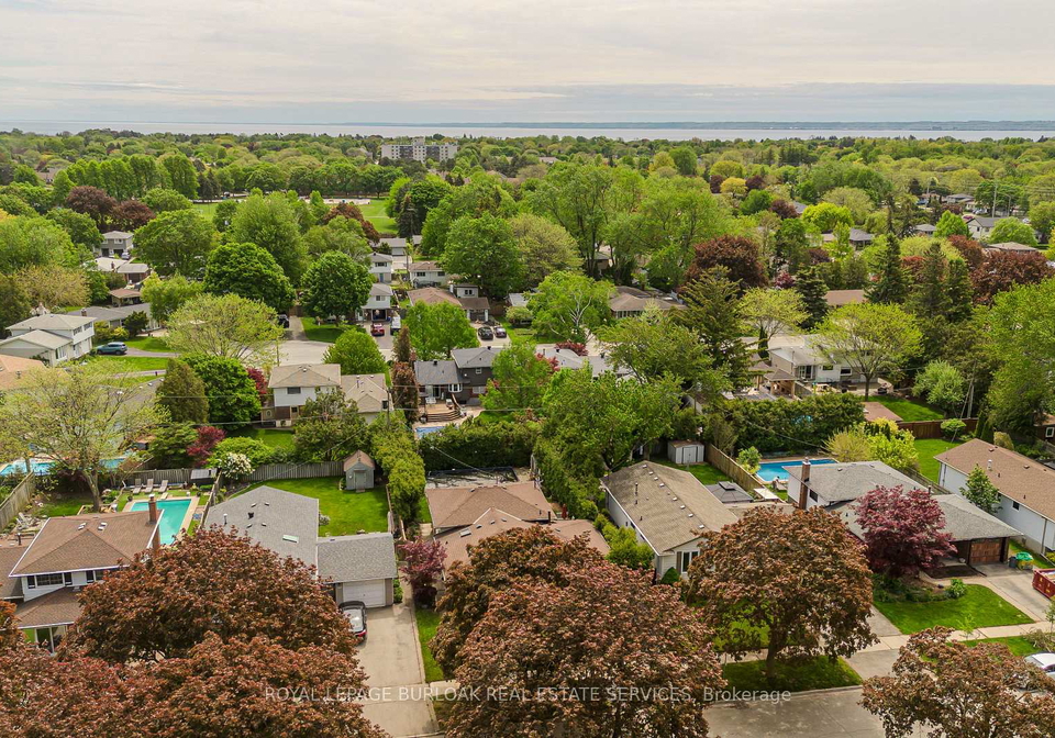 643-artreva-crescent-burlington-ontario-w13161380