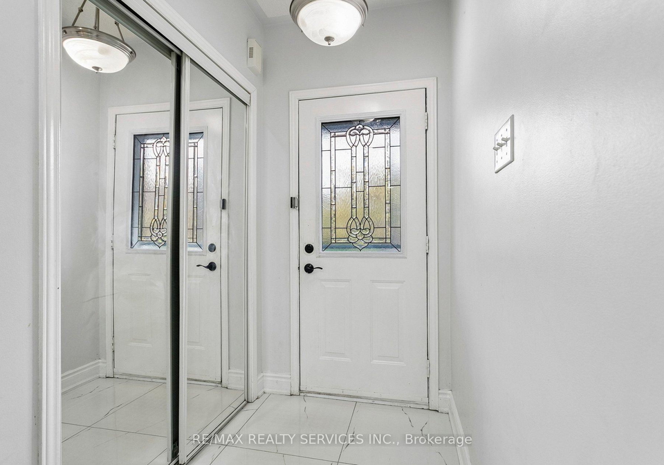 276-fitzgerald-crescent-milton-ontario-w13161394