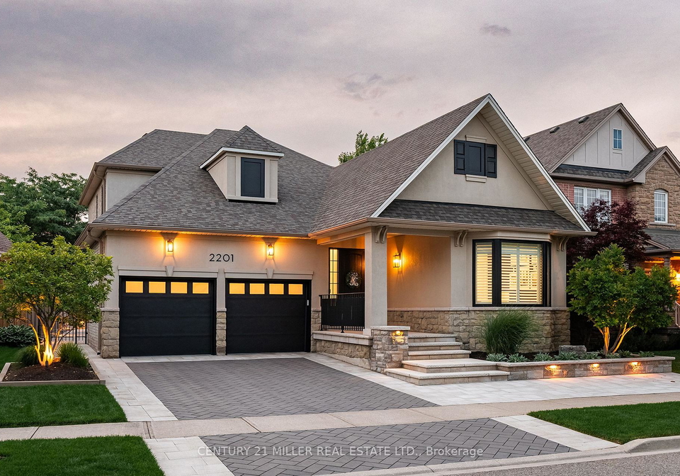 2201-rochester-circle-oakville-ontario-w13161536