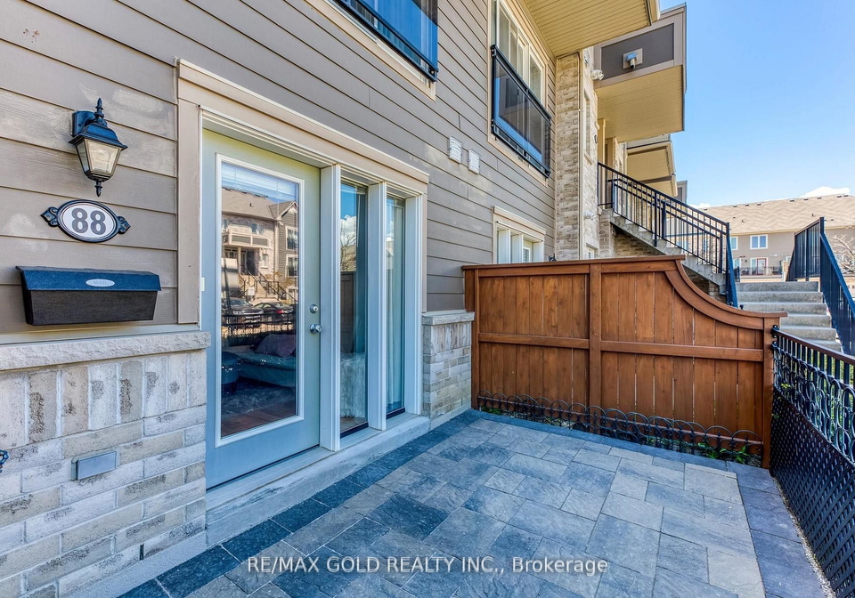 60-fairwood-circle-brampton-ontario-w13161562
