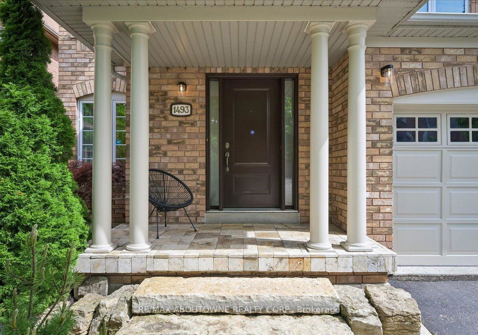 1493-derby-county-crescent-oakville-ontario-w13162050
