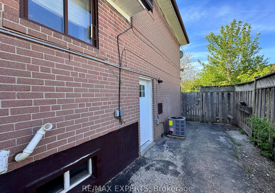 95-post-road-brampton-ontario-w13162388
