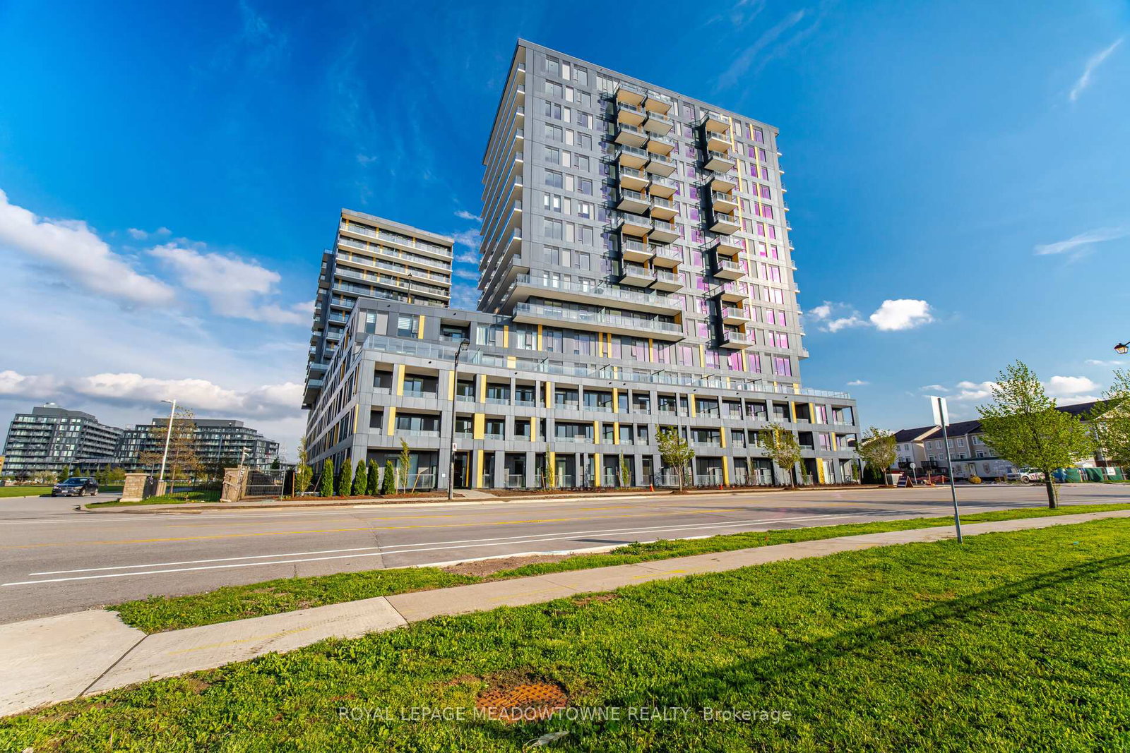 4878-powers-common-burlington-ontario-w13163108
