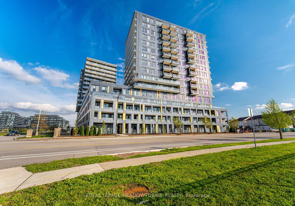 4878-powers-common-burlington-ontario-w13163108