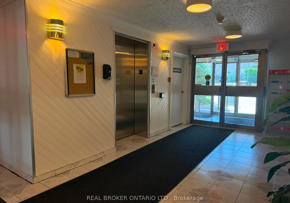 3050-pinemeadow-drive-burlington-ontario-w13163196