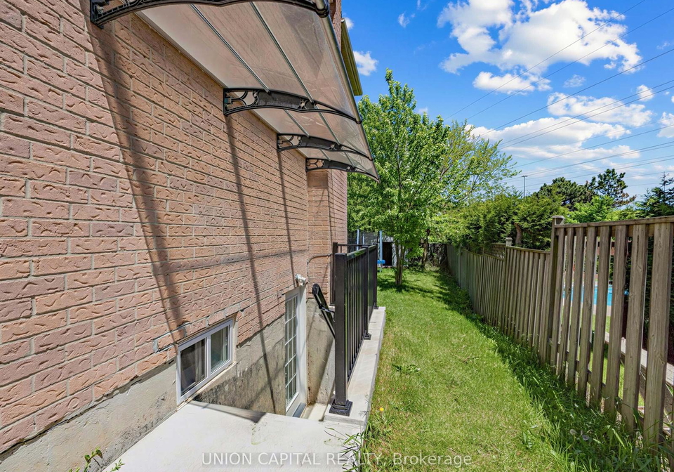 274-harrowsmith-drive-mississauga-ontario-w13163572