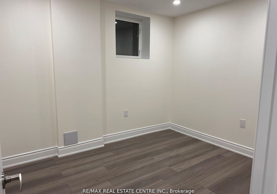 25-parity-road-brampton-ontario-w13163746