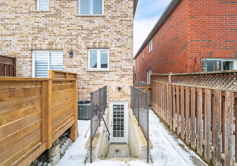 1122-hickory-hollow-glen-mississauga-ontario-w13163772
