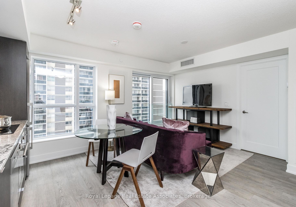 9-mabelle-avenue-etobicoke-ontario-w13163938