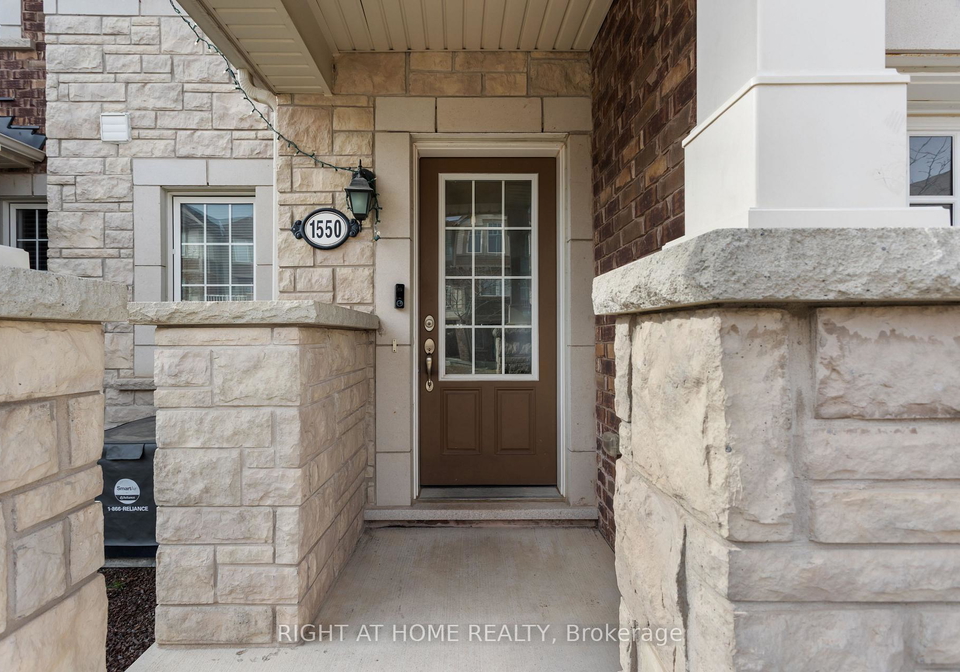 1550-gainer-crescent-milton-ontario-w13164398