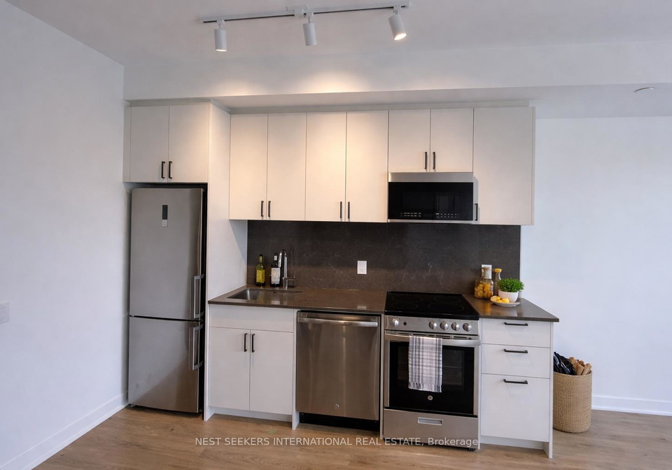 1660-bloor-street-w-toronto-ontario-w13164402