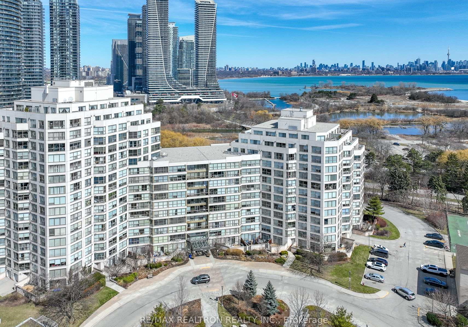 2261-lake-shore-boulevard-w-etobicoke-ontario-w13164764