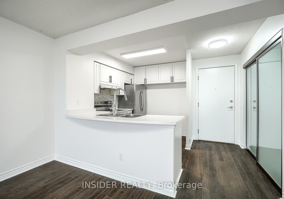 35-kingsbridge-garden-circle-mississauga-ontario-w13165358