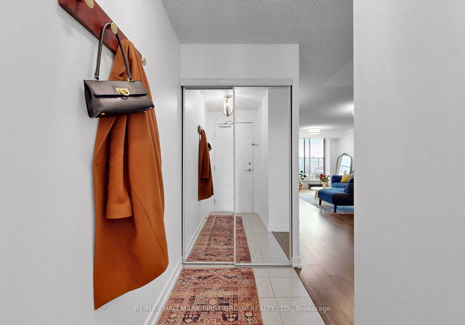 812-lansdowne-avenue-toronto-ontario-w13166096