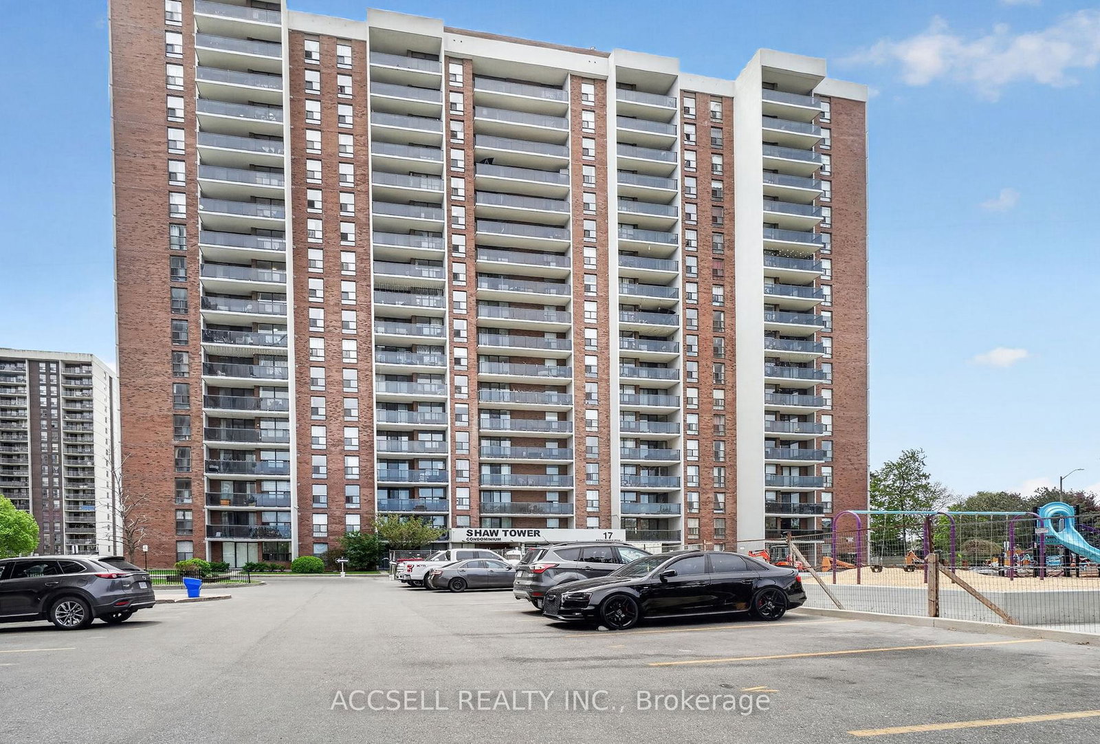 17-knightsbridge-road-brampton-ontario-w13166760