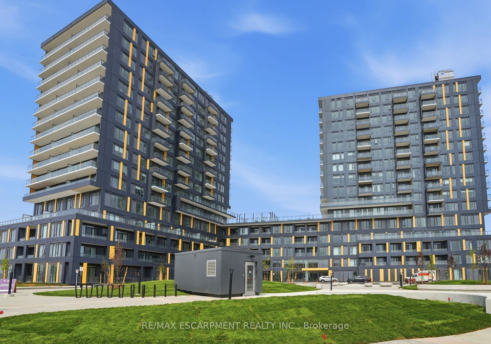 4878-powers-common-burlington-ontario-w13166828