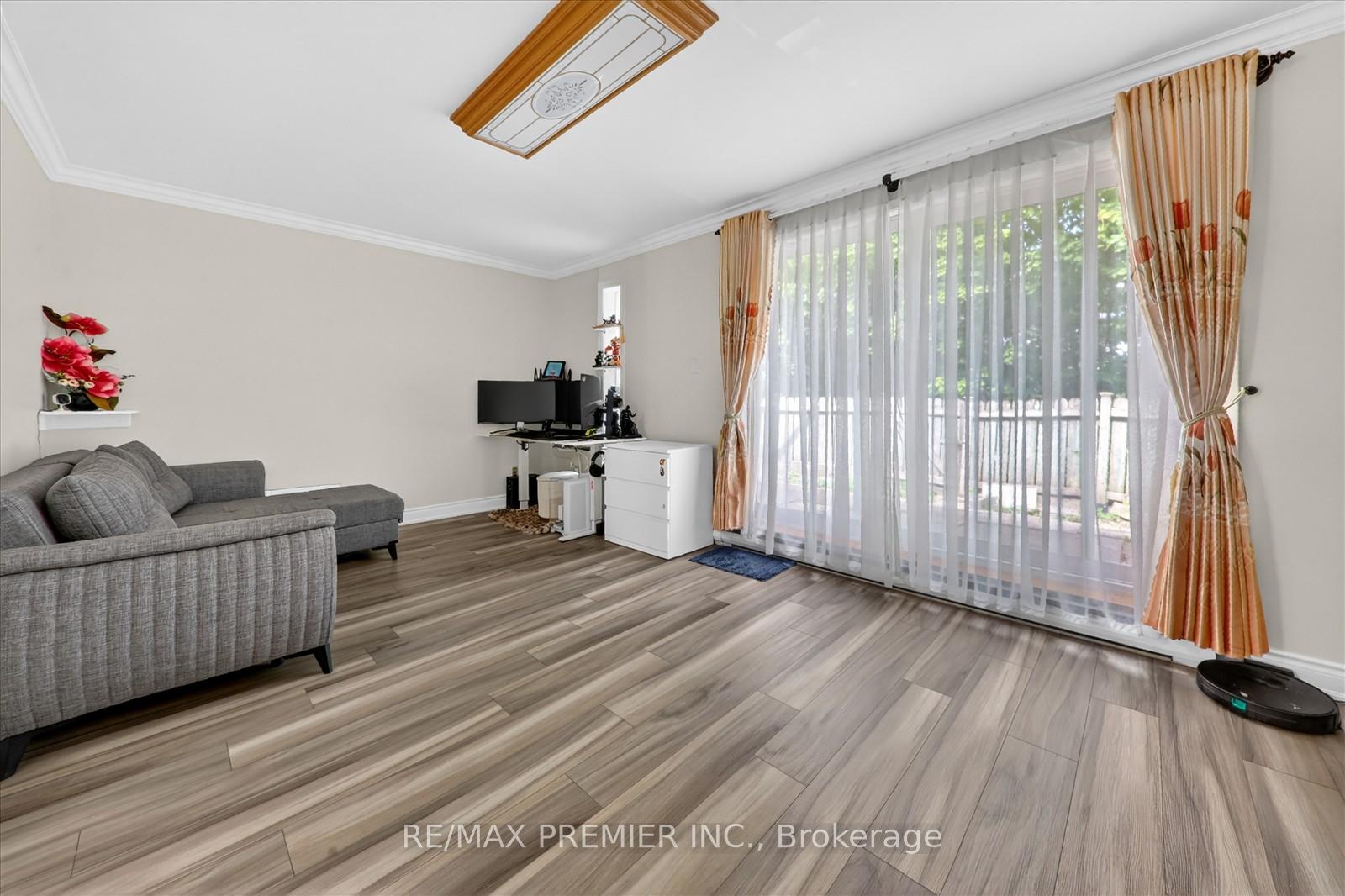 85-driftwood-avenue-york-ontario-w13167408