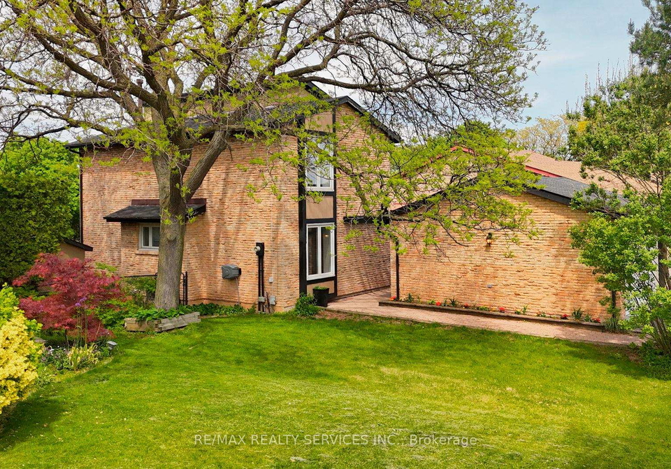 2545-folkway-drive-mississauga-ontario-w13167414