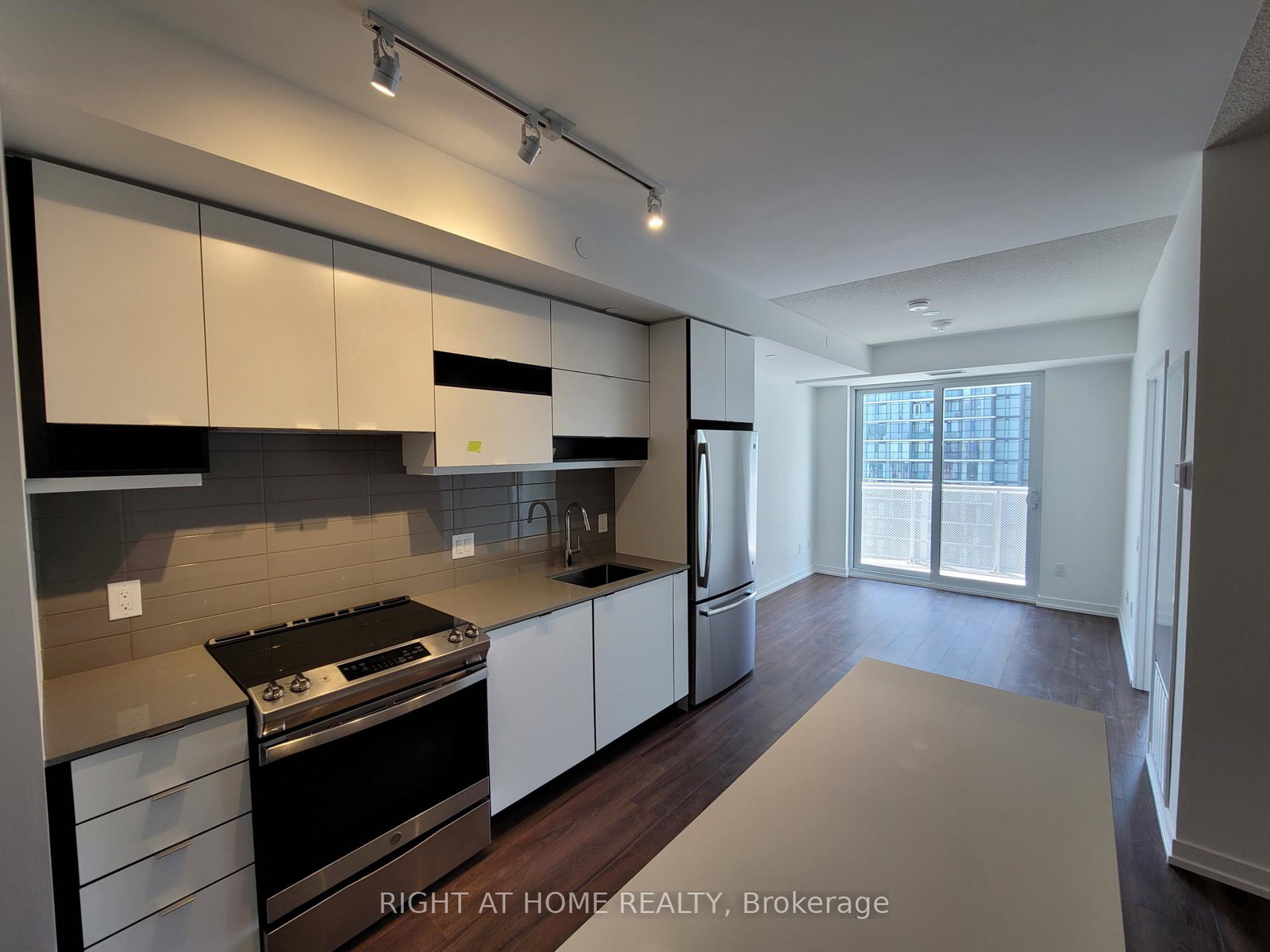 4065-confederation-parkway-mississauga-ontario-w13167472