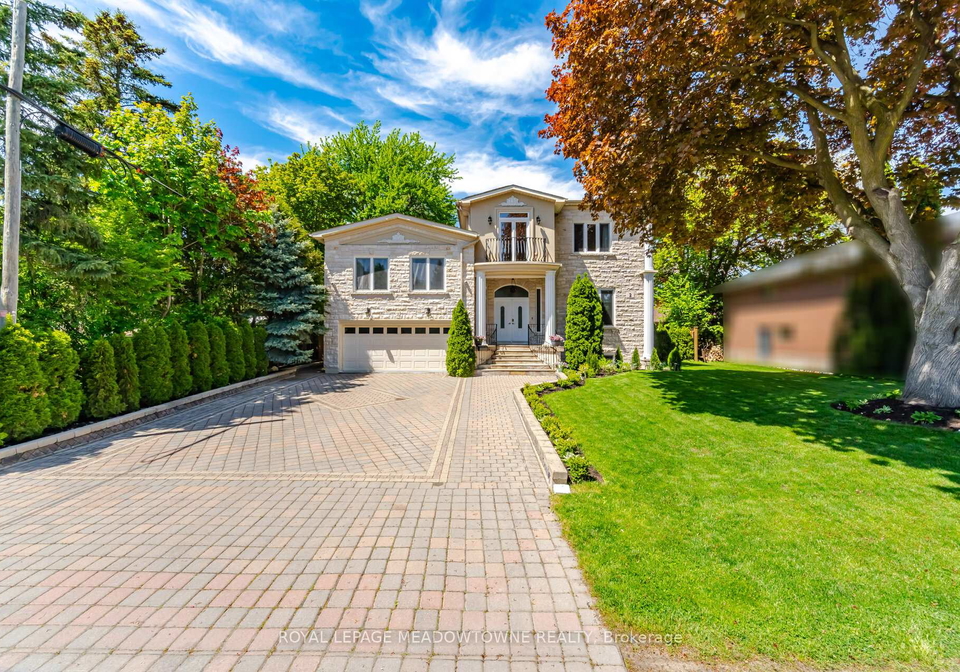 2-the-keanegate-street-etobicoke-ontario-w13167508