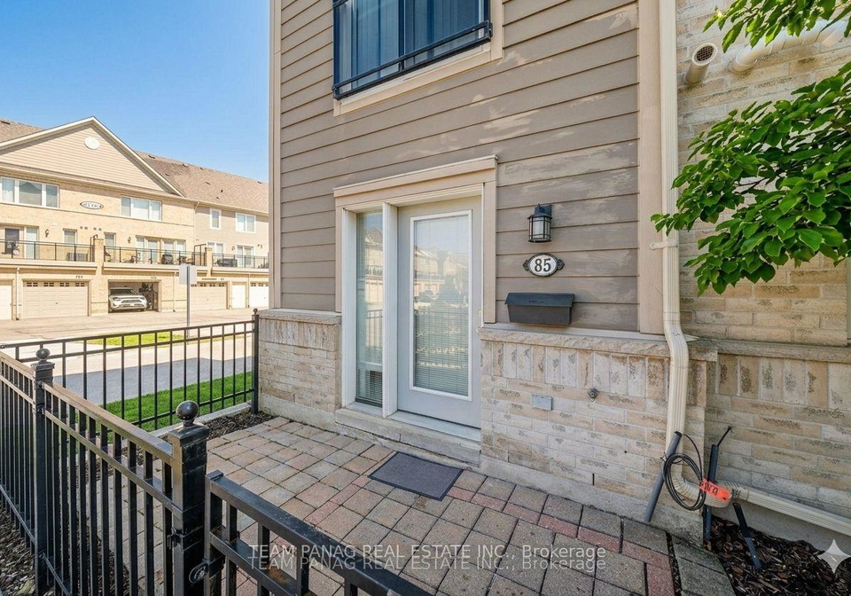 60-fairwood-circle-brampton-ontario-w13167514