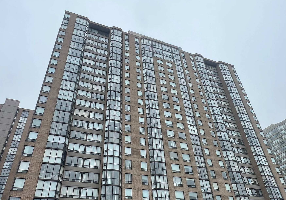 285-enfield-place-mississauga-ontario-w13167618
