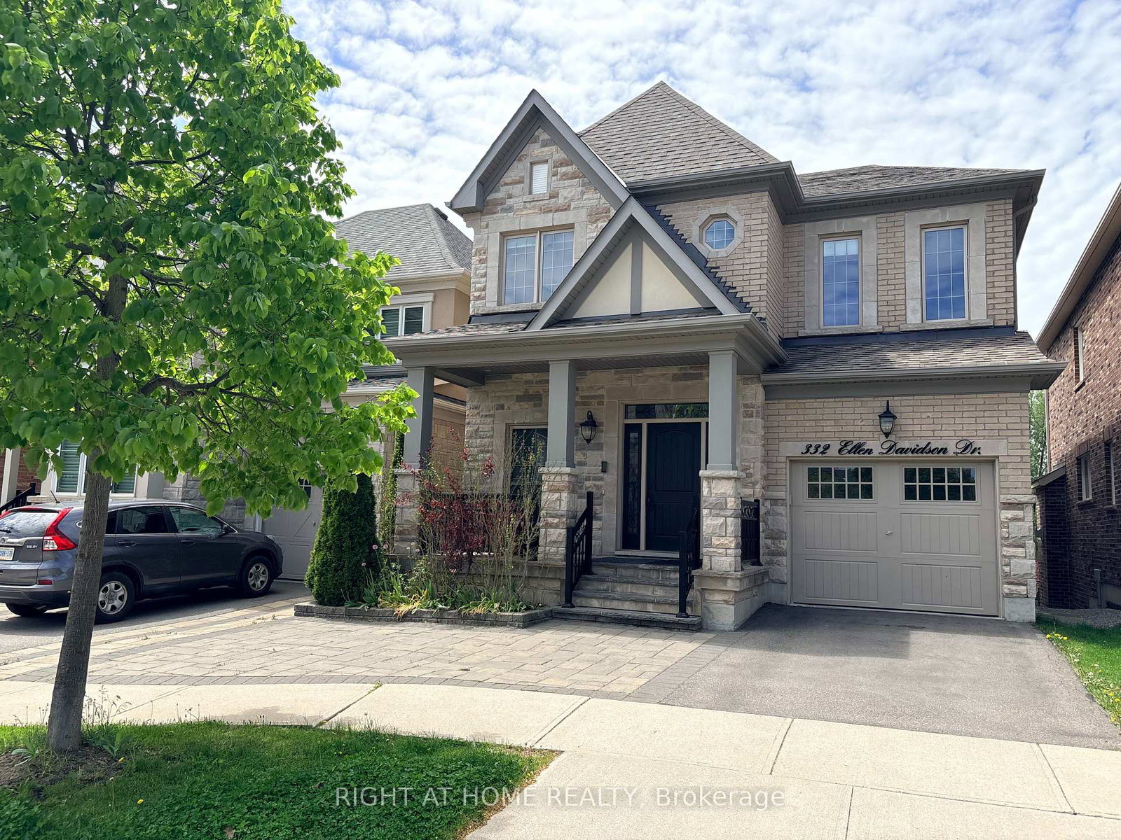 332-ellen-davidson-drive-oakville-ontario-w13167728