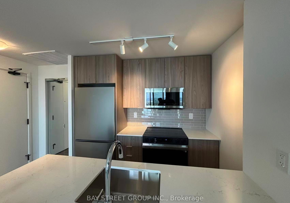 2075-lakeshore-road-burlington-ontario-w13167866