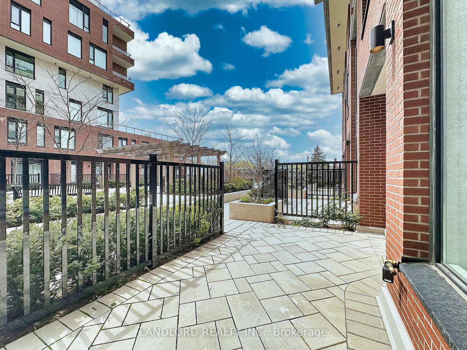 15-maryport-avenue-york-ontario-w13168056
