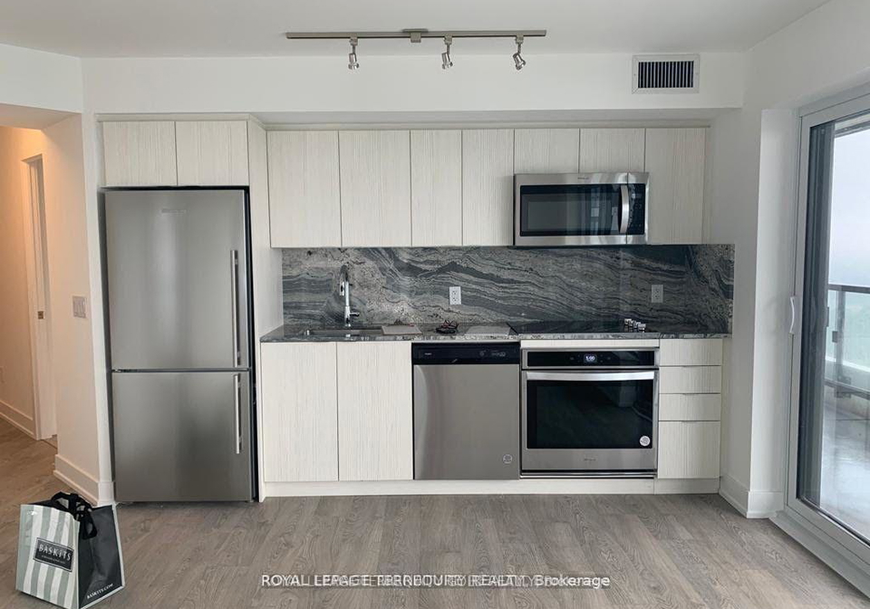 5-mabelle-avenue-etobicoke-ontario-w13168436