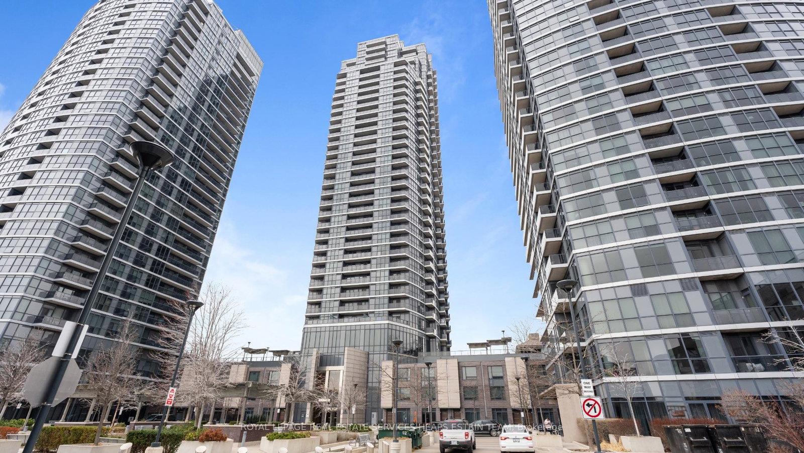 5-valhalla-inn-road-etobicoke-ontario-w13168868