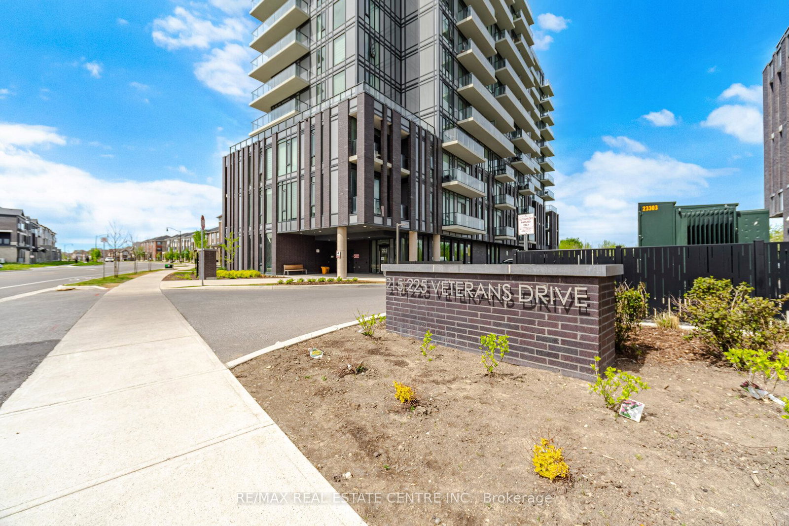 225-veterans-drive-brampton-ontario-w13168884