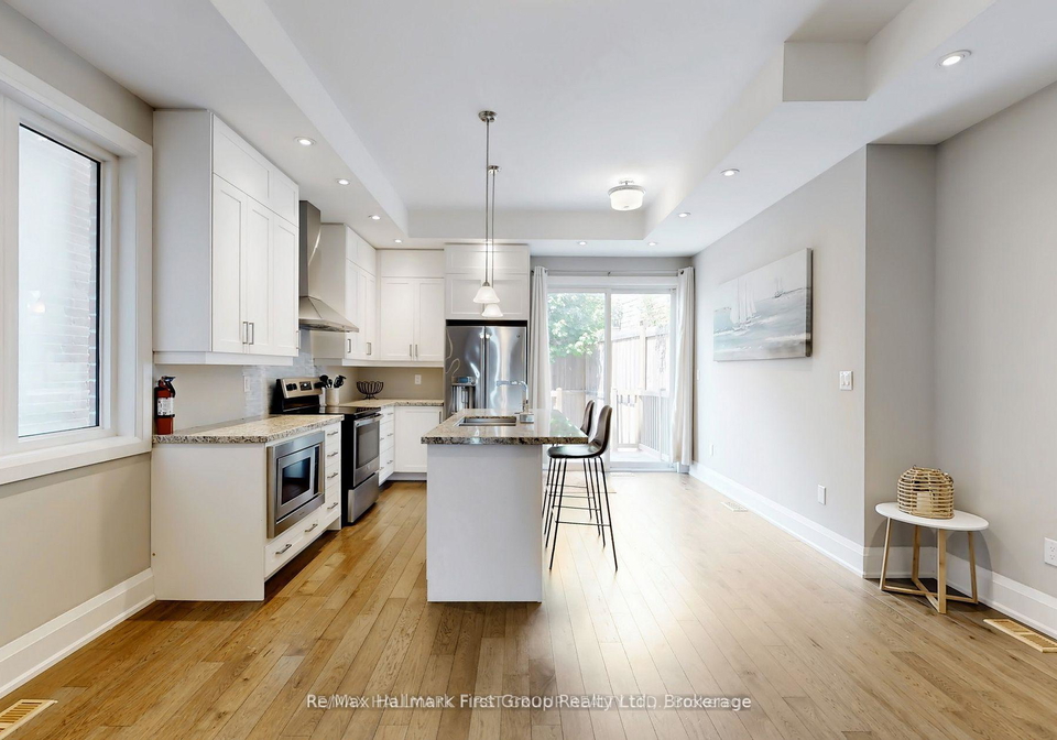 2-helen-avenue-toronto-ontario-w13169000