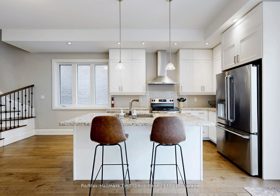 2-helen-avenue-toronto-ontario-w13169000