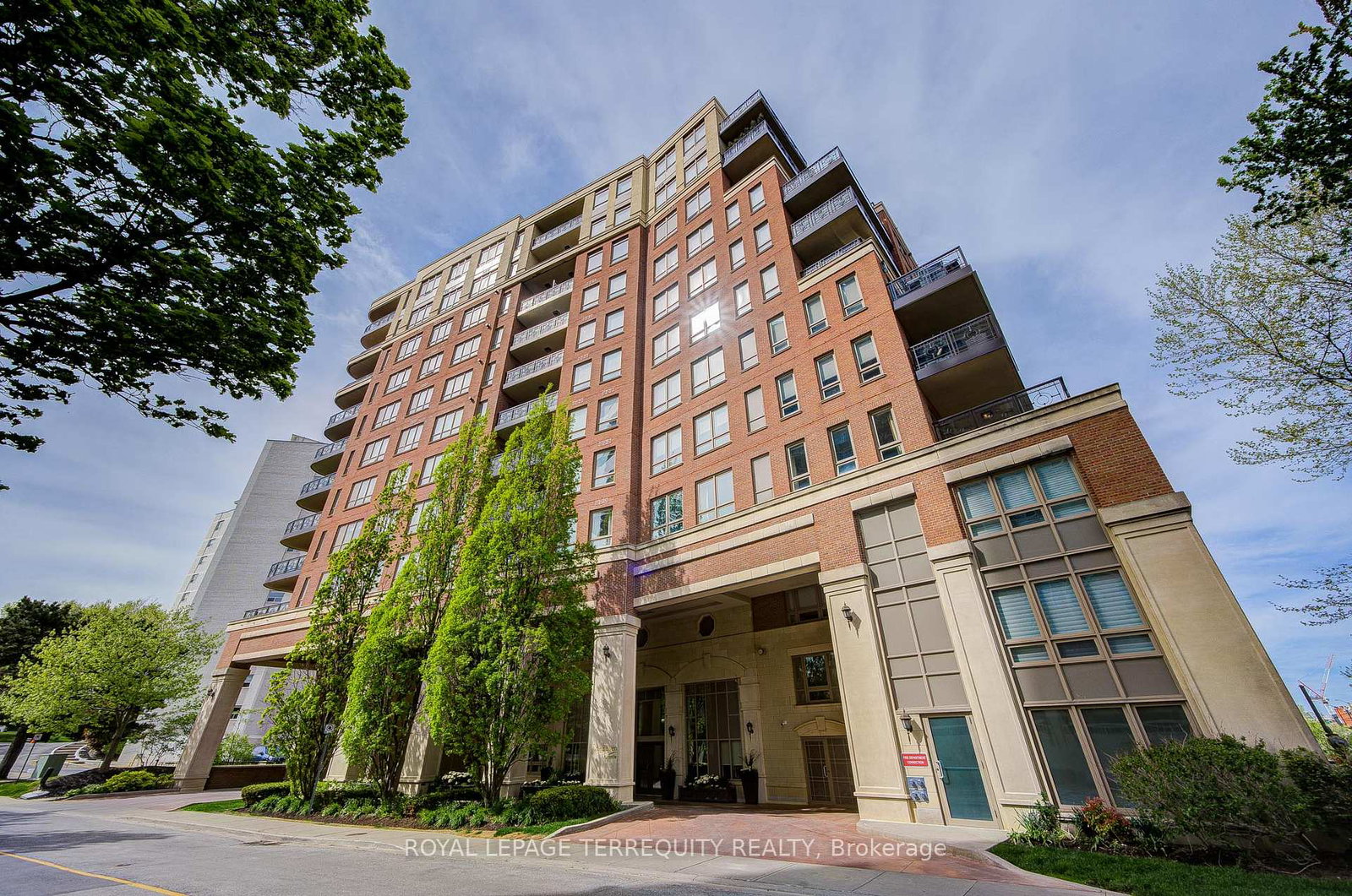 111-forsythe-street-oakville-ontario-w13169160