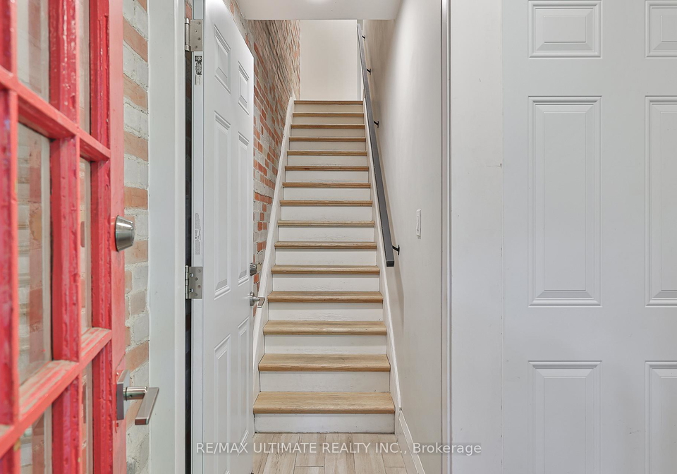 8-grafton-avenue-toronto-ontario-w13169610