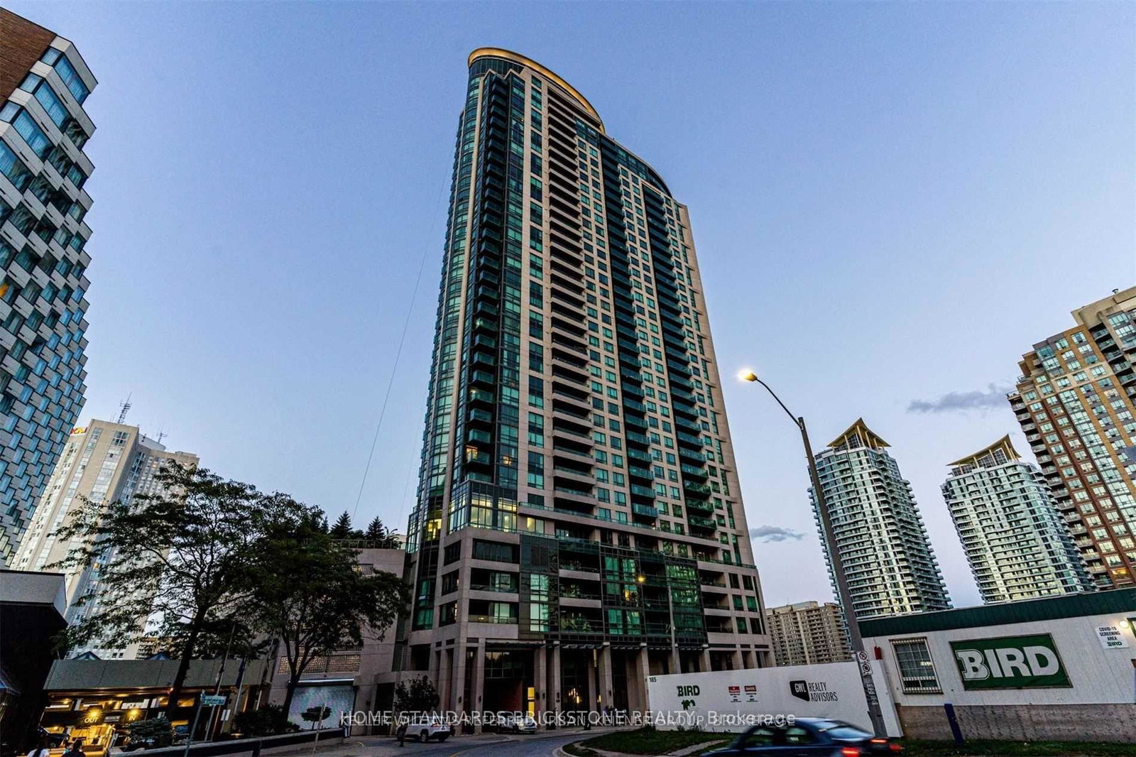208-enfield-place-mississauga-ontario-w13170074