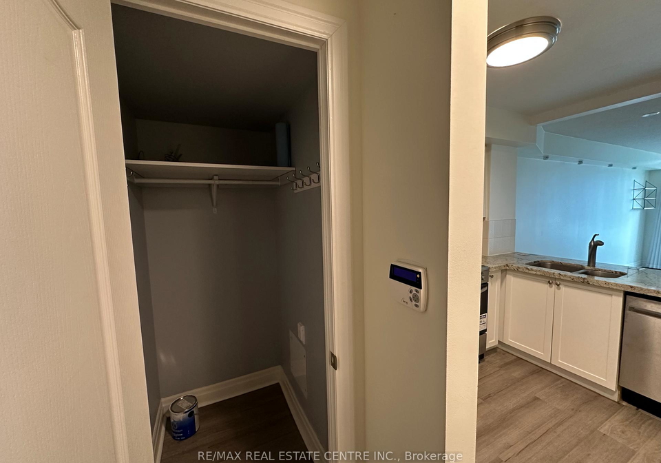 2121-lake-shore-boulevard-w-etobicoke-ontario-w13170232
