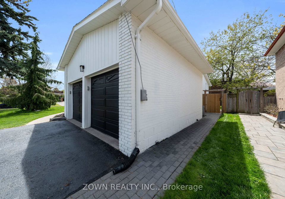 2330-edenhurst-drive-mississauga-ontario-w13170314