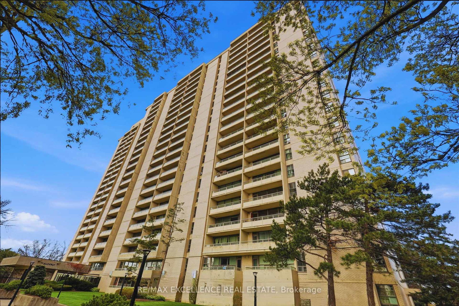 360-ridelle-avenue-north-york-ontario-w13170348