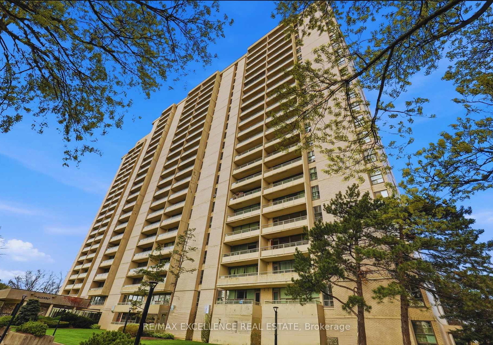 360-ridelle-avenue-north-york-ontario-w13170348