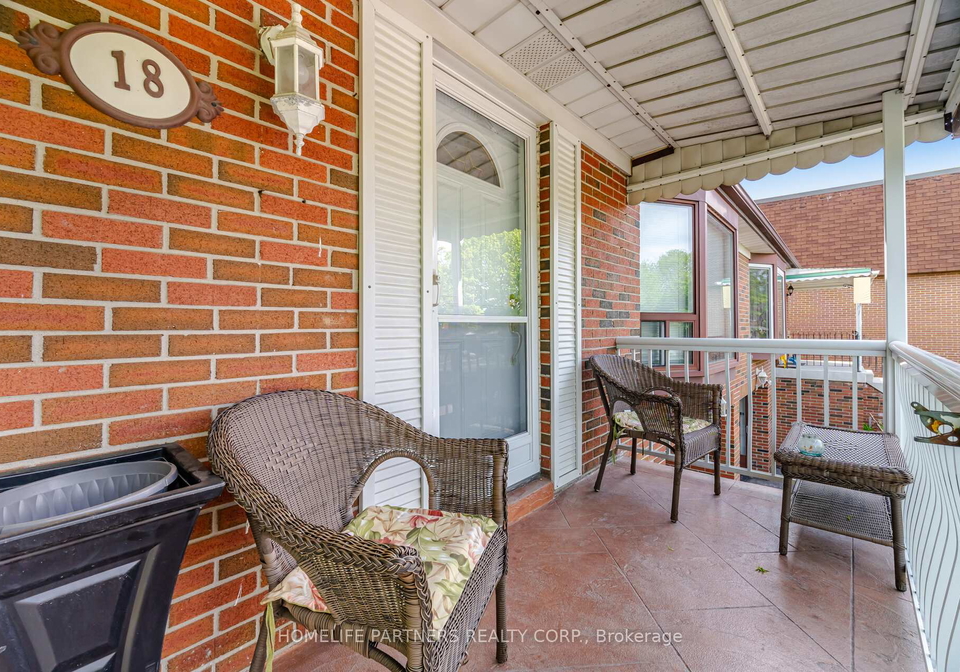 18-zealand-road-etobicoke-ontario-w13170538